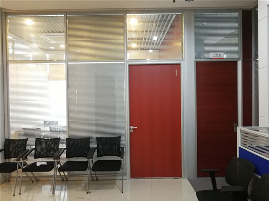 辦公室百葉窗玻璃隔斷